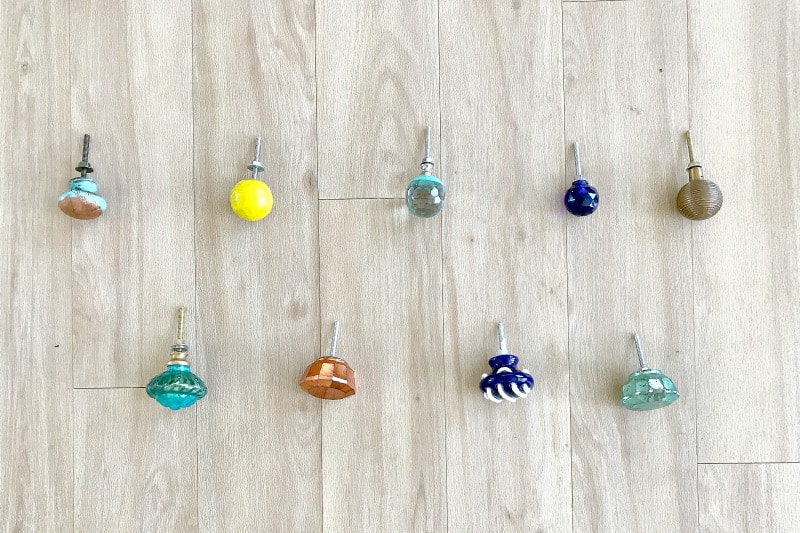 Knobs used to make necklace holder